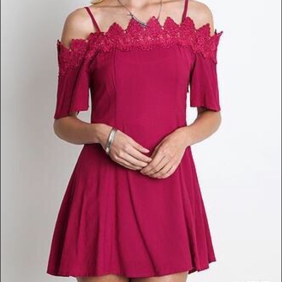 🌟Rose Shift Off Shoulder Dress In Raspberry🌟✨ - Picture 2 of 8